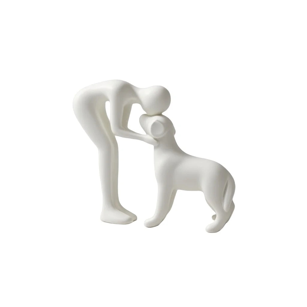 An elegant and simple black dog and owner statue, a warm gift for pet lovers and a home table decoration that is not easy to bre