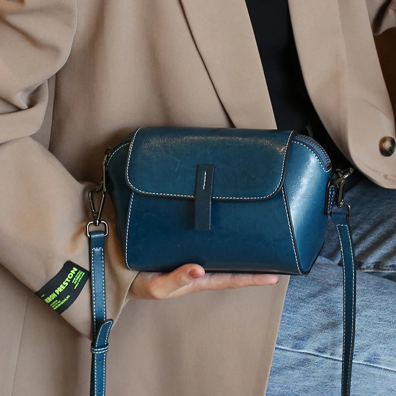 Oil Wax Cowhide Genuine Leather Crossbody Small Bag for Women Fashionable Versatile Shoulder Shell Handbag Lady Casual Phone Bag